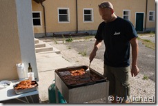 Christian beim Grillen
